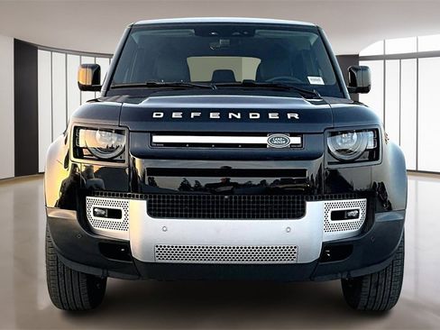 Used 2025 Land Rover Defender 110 S image 2