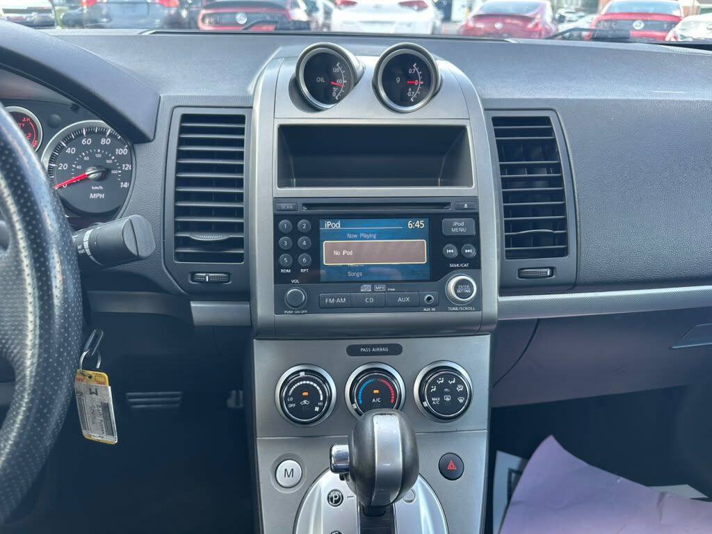 Used 2011 Nissan Sentra SE-R FWD image 16