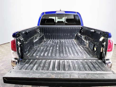 Certified 2022 Toyota Tacoma TRD Off-Road image 23