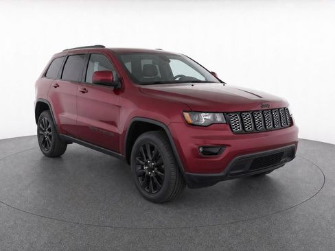 Used 2020 Jeep Grand Cherokee Altitude AWD/4WD image 2
