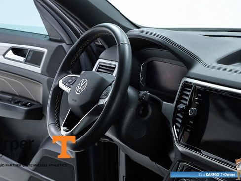 Used 2023 Volkswagen Atlas Cross Sport SE w/ Black Wheel Package image 35