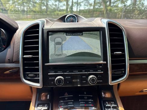 Used 2013 Porsche Cayenne Diesel AWD/4WD image 17