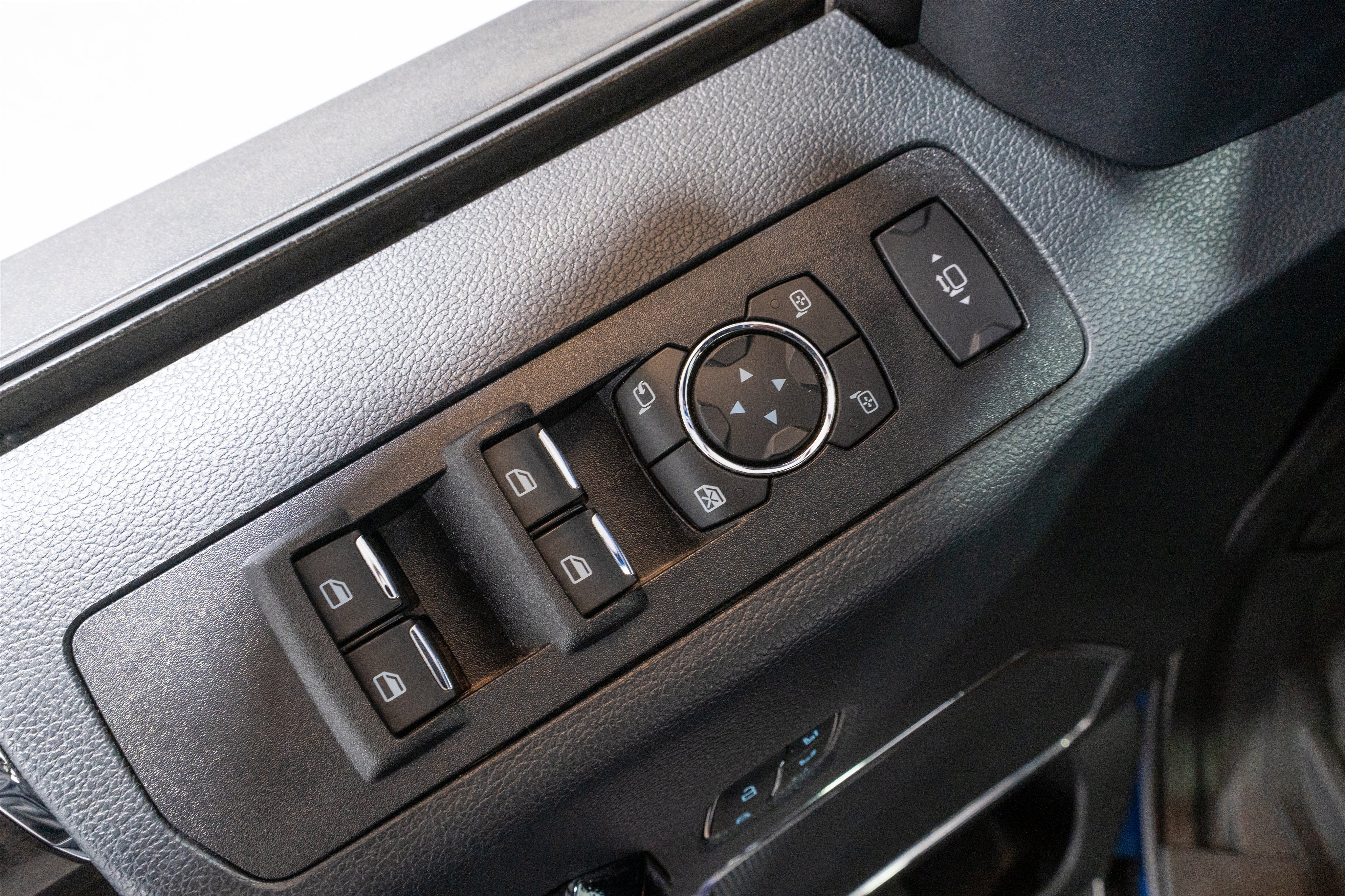 Used 2022 Ford F250 Lariat w/ Black Appearance Package AWD/4WD image 17