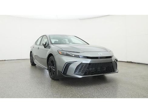 Used 2026 Toyota Camry SE FWD image 30