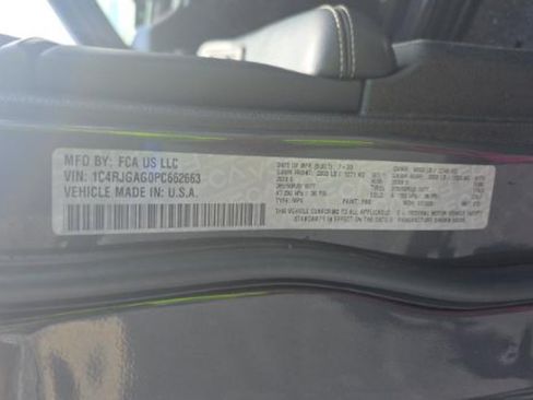 Used 2023 Jeep Grand Cherokee Altitude RWD image 20