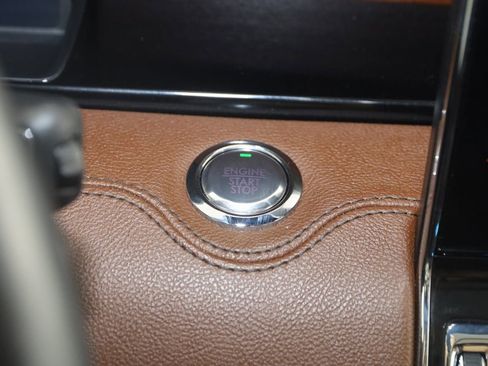 Used 2023 Lincoln Navigator Reserve image 34