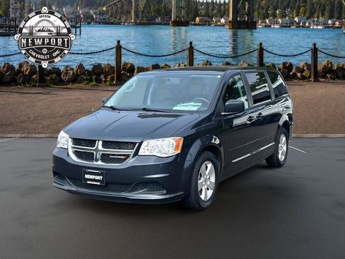Used 2013 Dodge Grand Caravan SE FWD image 1