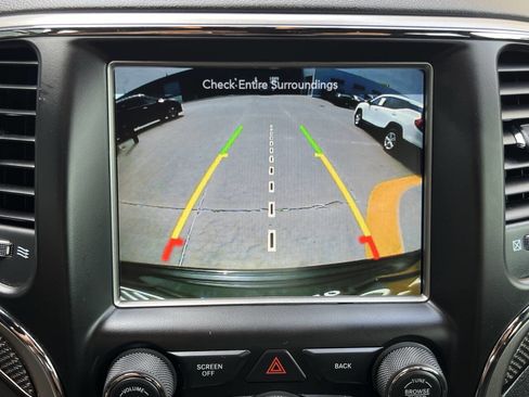 Used 2017 Jeep Grand Cherokee SRT image 31