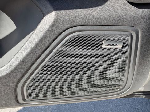 New 2026 Porsche Macan image 16