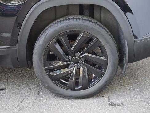 Used 2021 Volkswagen Atlas Cross Sport SE w/ Panoramic Sunroof Package image 13