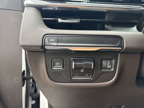Used 2022 Cadillac Escalade Sport RWD image 13