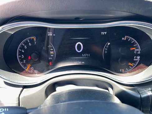 Used 2019 Jeep Grand Cherokee Altitude RWD image 16