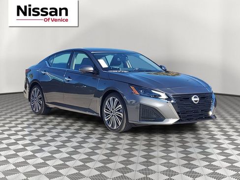 New 2025 Nissan Altima 2.5 SL FWD image 1