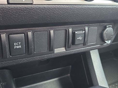Used 2023 Toyota Tacoma SR RWD image 31