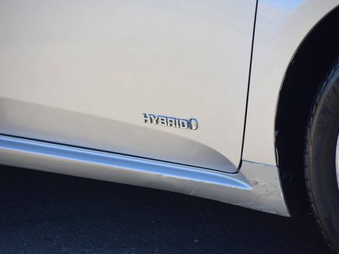 Used 2014 Toyota Avalon Limited w/ Technology Package FWD image 13