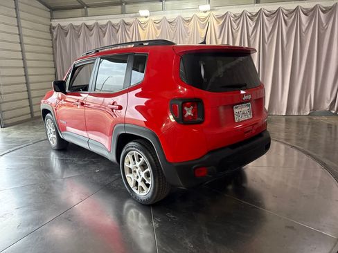 Used 2021 Jeep Renegade Latitude FWD image 7