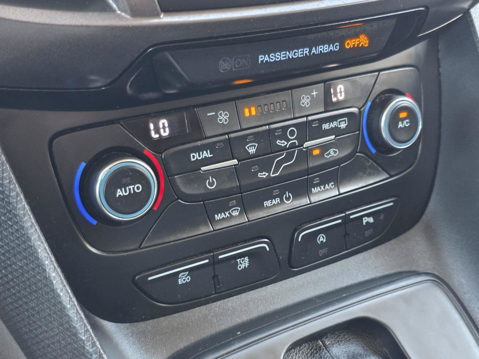 Used 2022 Ford Transit Connect XLT FWD image 16