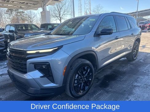 Used 2026 Chevrolet Traverse LT w/ Midnight/Sport Edition image 3