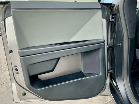 Used 2024 Tesla Cybertruck AWD Crew Cab image 33