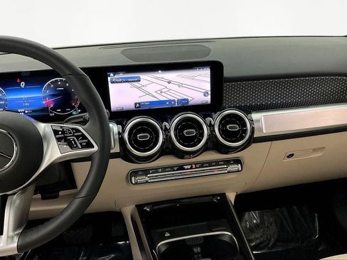 Certified 2026 Mercedes-Benz GLB 250 4MATIC image 9