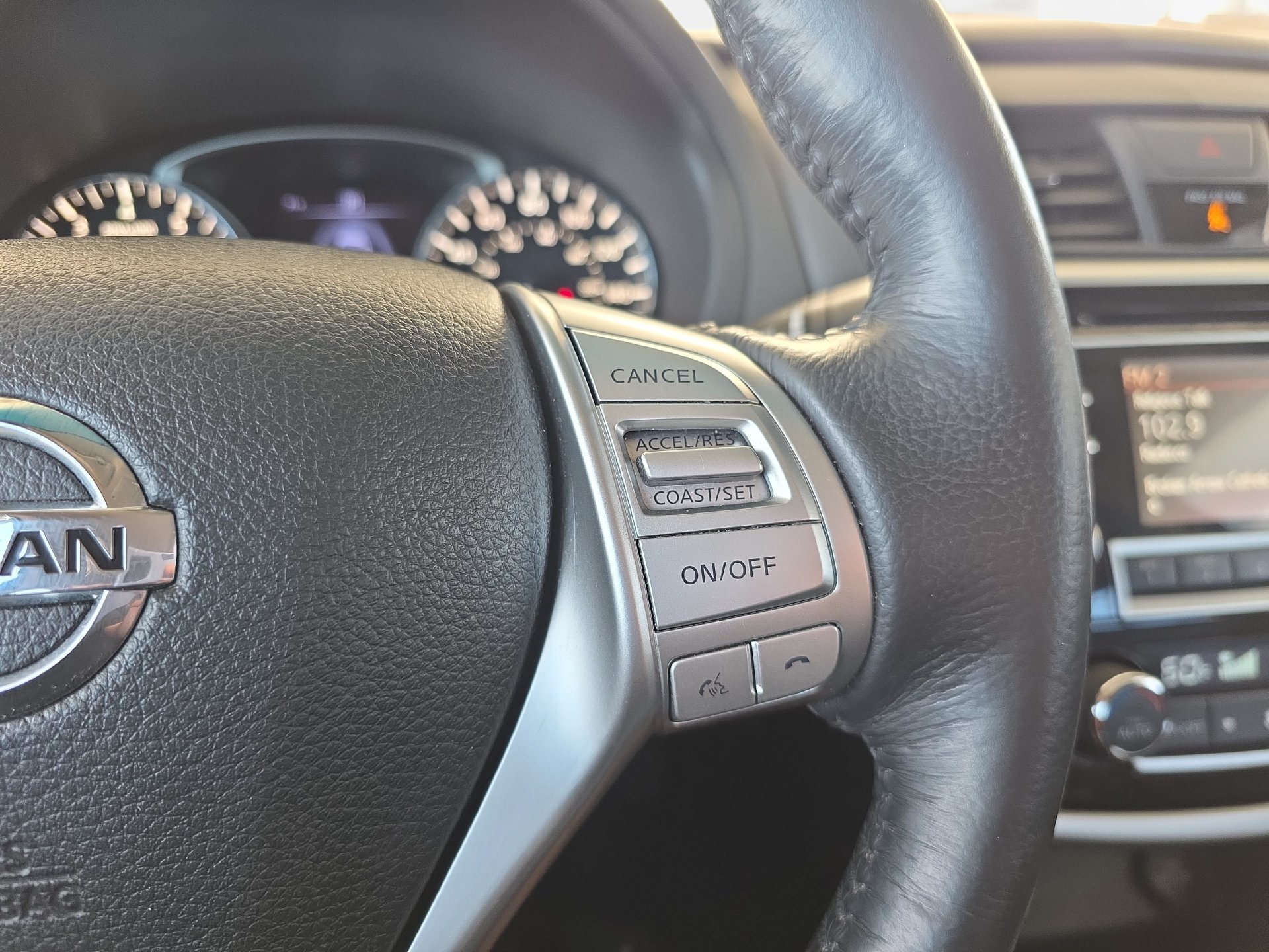 Used 2018 Nissan Altima 2.5 SL FWD image 17