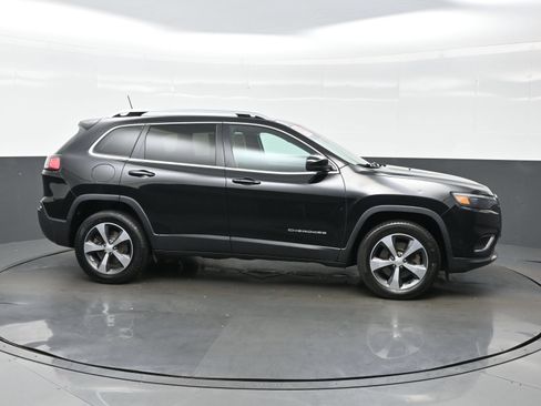Used 2019 Jeep Cherokee Limited w/ Luxury Group AWD/4WD image 7