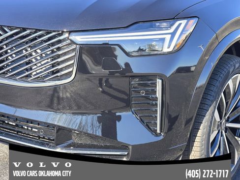 New 2026 Volvo XC90 B5 Core w/ Protection Package Premier image 8