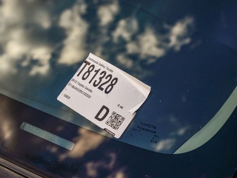 Used 2013 Toyota Corolla S image 31