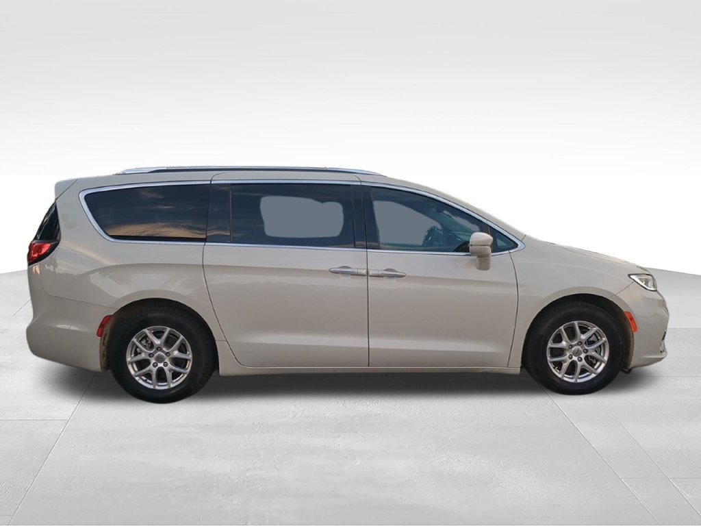 Used 2021 Chrysler Pacifica Touring-L FWD image 5