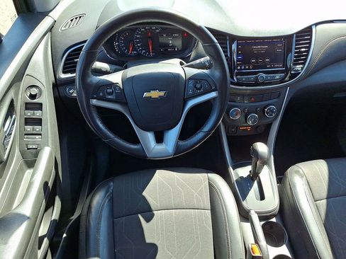 Used 2022 Chevrolet Trax LT w/ Driver Confidence Package image 12