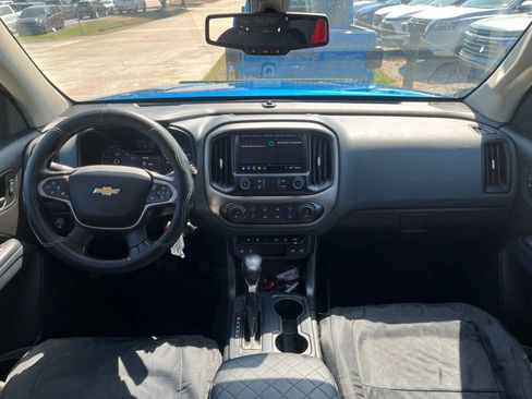 Used 2022 Chevrolet Colorado Z71 AWD/4WD image 9