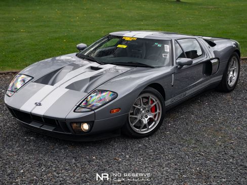 Used 2006 Ford GT image 14