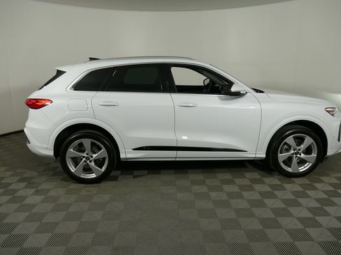 Certified 2025 Audi Q5 Premium Plus w/ Premium Plus AWD/4WD image 2