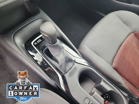 Used 2025 Toyota Corolla SE image 32