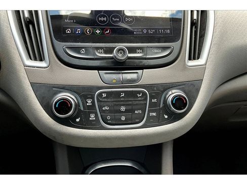 Used 2022 Chevrolet Malibu LT FWD image 29