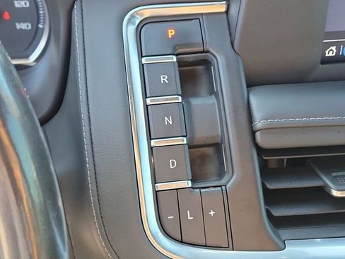 Used 2022 Chevrolet Suburban LS AWD/4WD image 32