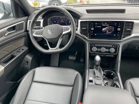 Used 2023 Volkswagen Atlas Cross Sport SE w/ Black Wheel Package AWD/4WD image 9