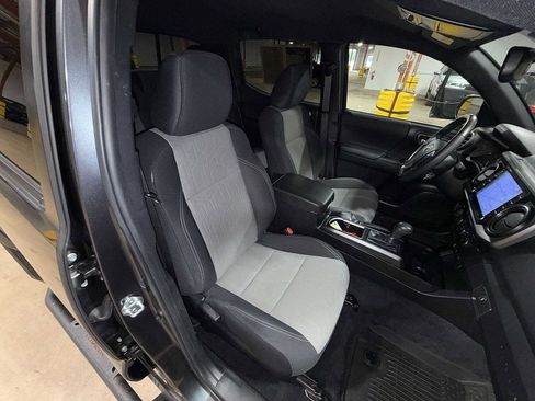 Used 2023 Toyota Tacoma TRD Sport AWD/4WD image 16