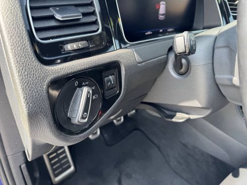 Used 2018 Volkswagen Golf 4-Door AWD/4WD image 25