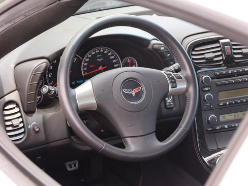 Used 2011 Chevrolet Corvette Coupe w/ 1LT RWD image 22