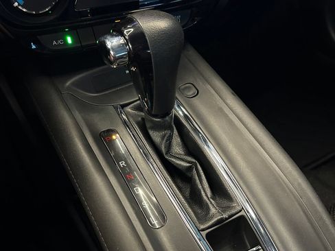 Used 2022 Honda HR-V LX image 16