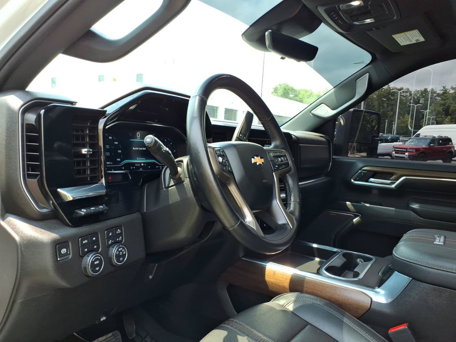 Used 2024 Chevrolet Silverado 2500 High Country w/ High Country Premium Package AWD/4WD image 18