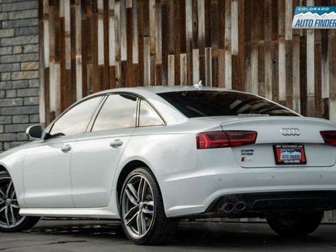 Used 2018 Audi S6 Prestige w/ Prestige Package image 3