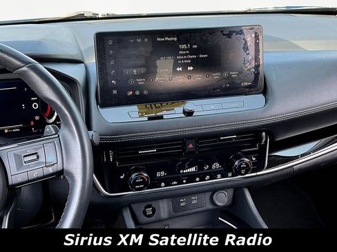 Used 2024 Nissan Rogue SL image 9