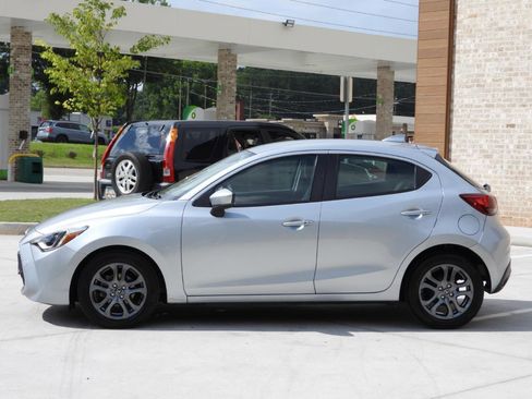 Used 2020 Toyota Yaris XLE FWD image 16