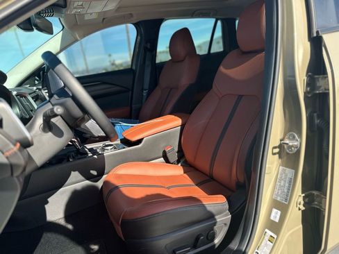 Used 2025 MAZDA CX-50 Meridian Edition w/ Apex Package image 4