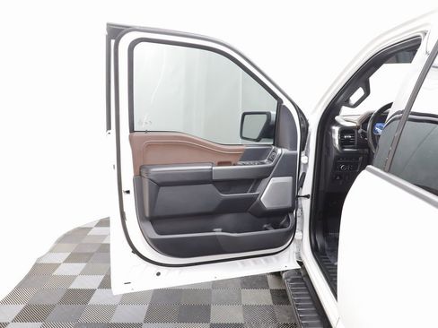 Used 2022 Ford F150 Lariat w/ Equipment Group 502A High image 5