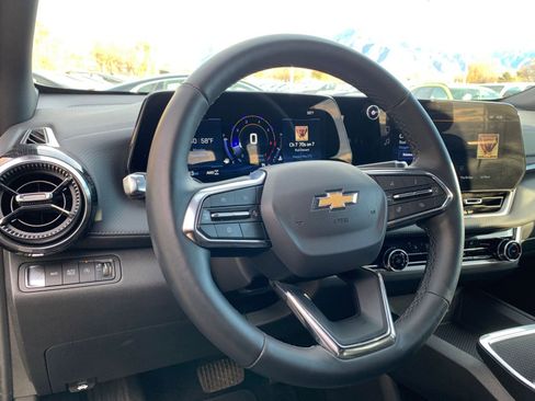 Used 2025 Chevrolet Equinox LT image 33