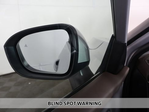 Used 2023 Nissan Rogue SV w/ SV Premium B Package image 5