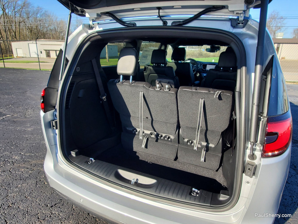 New 2026 Chrysler Pacifica Select w/ S Appearance Package FWD image 15